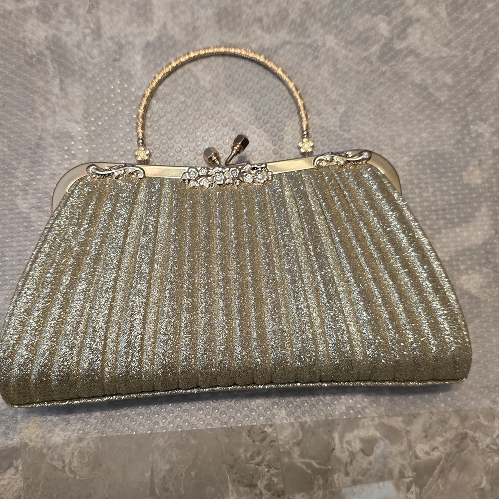 Elegant Gold Glitter Evening Clutch with Decorative Handle